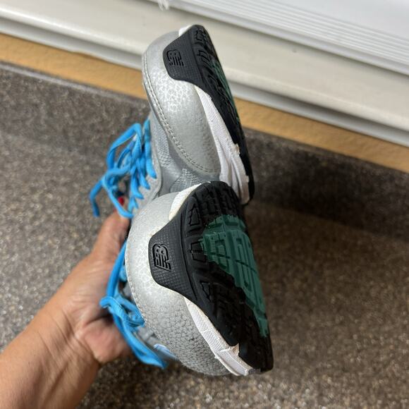 New Balance 1540v3 Shoes Womens 8 2E Wide Silver Gray Polaris Blue Daily Rollbar - Picture 7 of 13